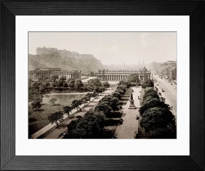 Framed Print : Vintage 19th century / 1900 photograph: view of Edinburgh, Scotland Framed Print : Vintage 19th century / 1900 photograph: view of Edinburgh, Scotland