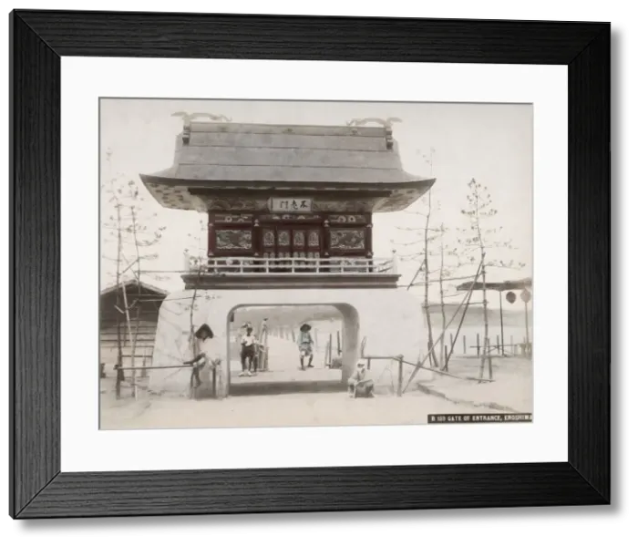 Framed Print : Late 19th century photograph: entrance gate on the way to Enoshima, Japan Framed Print : Late 19th century photograph: entrance gate on the way to Enoshima, Japan