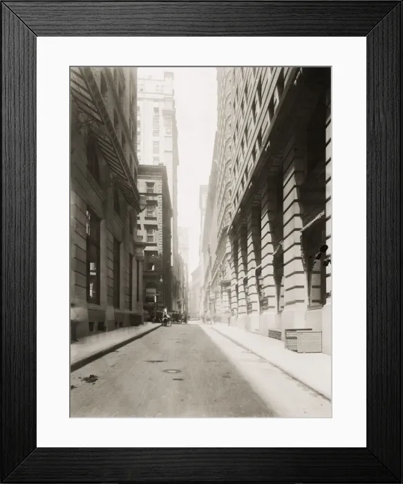 Framed Print : Vintage early 20th century press photograph Framed Print : Vintage early 20th century press photograph
