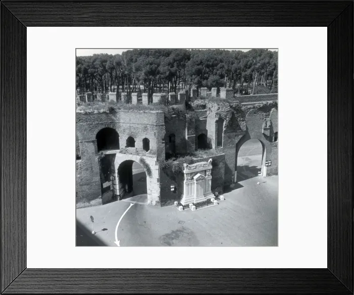 Framed Print : WW1 memorial set against ancient wall, Rome Framed Print : WW1 memorial set against ancient wall, Rome