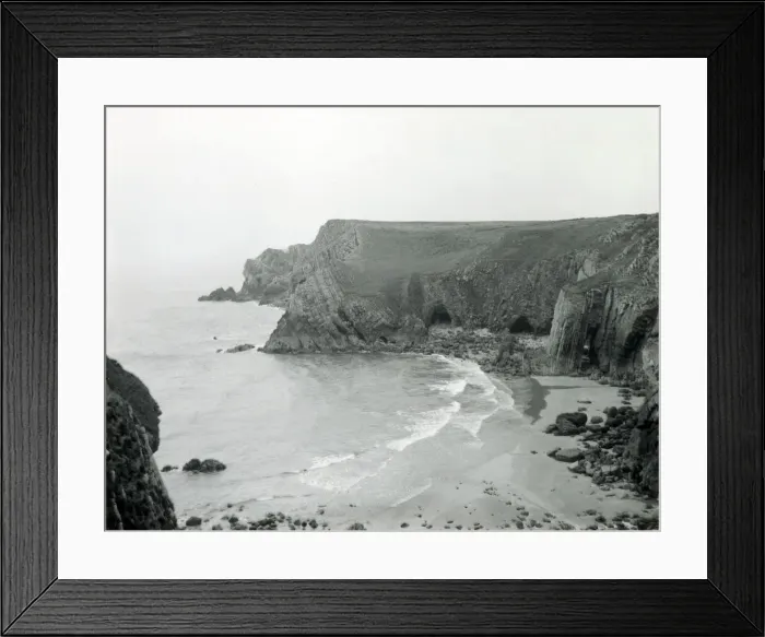 Framed Print : Beach on Pembrokeshire coastline, South Wales Framed Print : Beach on Pembrokeshire coastline, South Wales