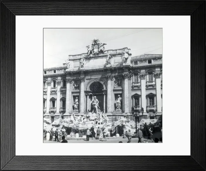 Framed Print : The Trevi Fountain, Rome, Italy Framed Print : The Trevi Fountain, Rome, Italy