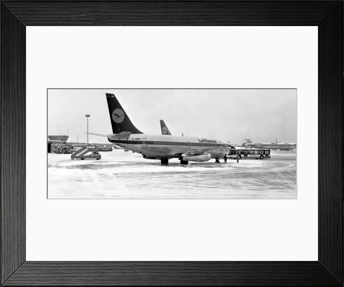 Framed Print : Boeing 737-230 D-ABHR