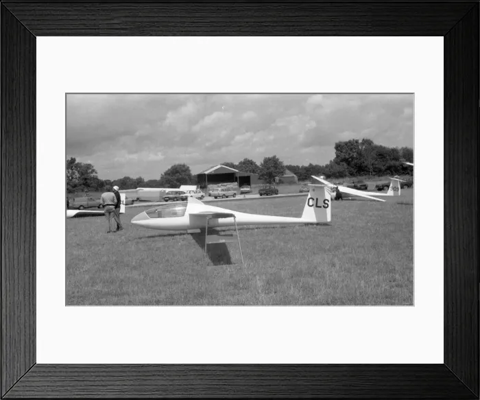 Framed Print : Schempp-Hirth Standard Cirrus CLS Framed Print : Schempp-Hirth Standard Cirrus CLS