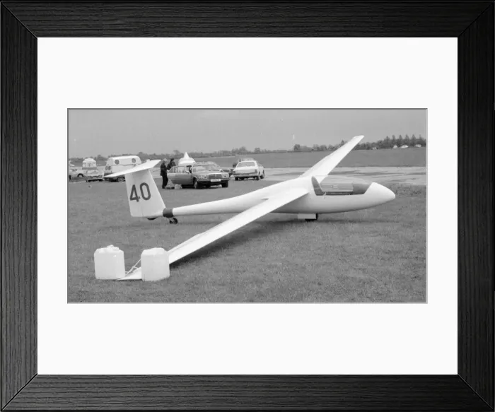 Framed Print : Schempp-Hirth Standard Cirrus 40 Framed Print : Schempp-Hirth Standard Cirrus 40