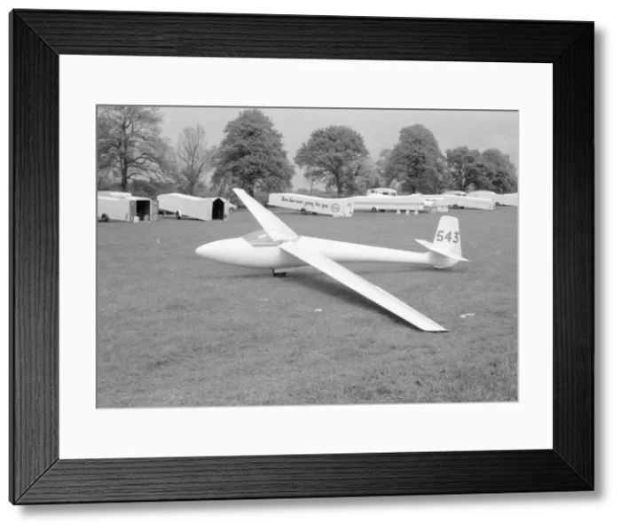 Framed Print : Glasflugel H-201B Standard Libelle 543 Framed Print : Glasflugel H-201B Standard Libelle 543