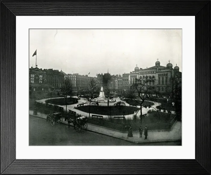 Framed Print : Leicester Square, London Framed Print : Leicester Square, London