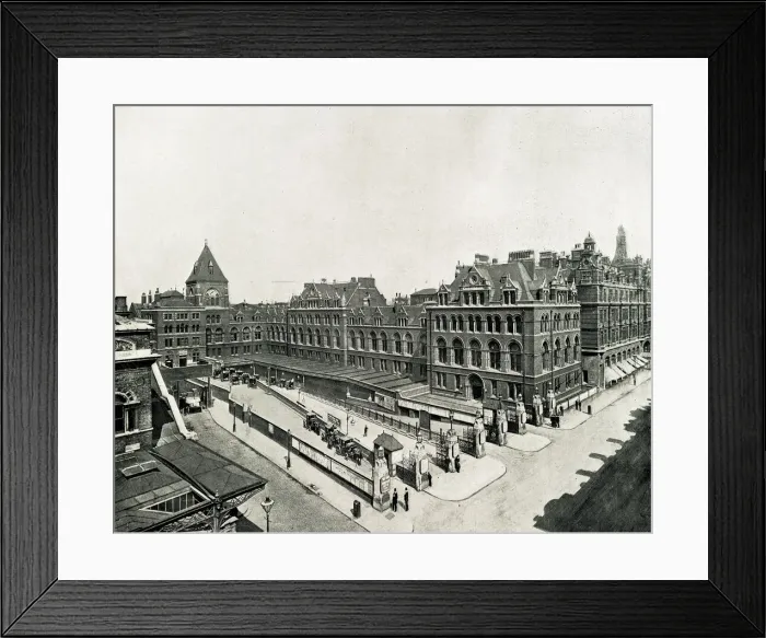 Framed Print : Liverpool Street Railway Station, London Framed Print : Liverpool Street Railway Station, London