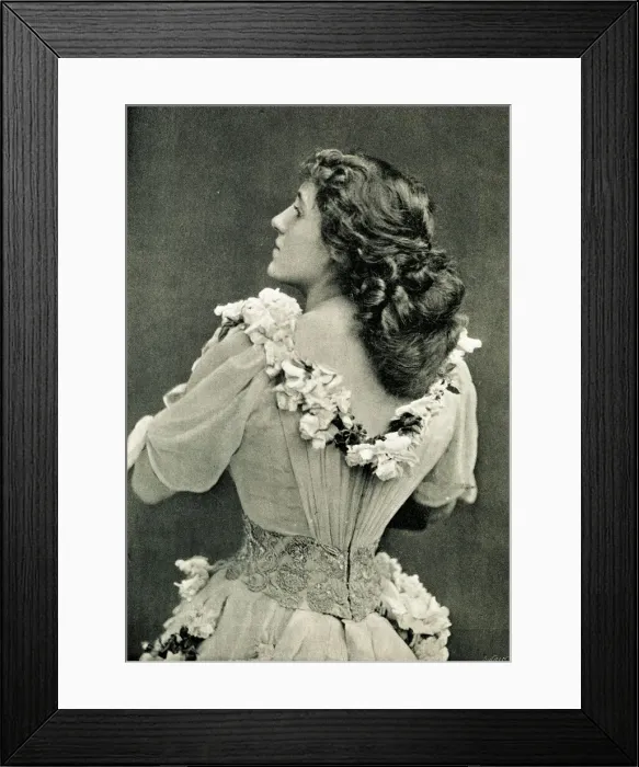 Framed Print : Julia Neilson, British actress Framed Print : Julia Neilson, British actress