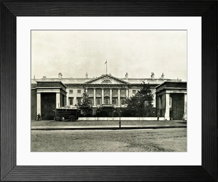 Framed Print : The Royal Mint, Tower Hill, London Framed Print : The Royal Mint, Tower Hill, London