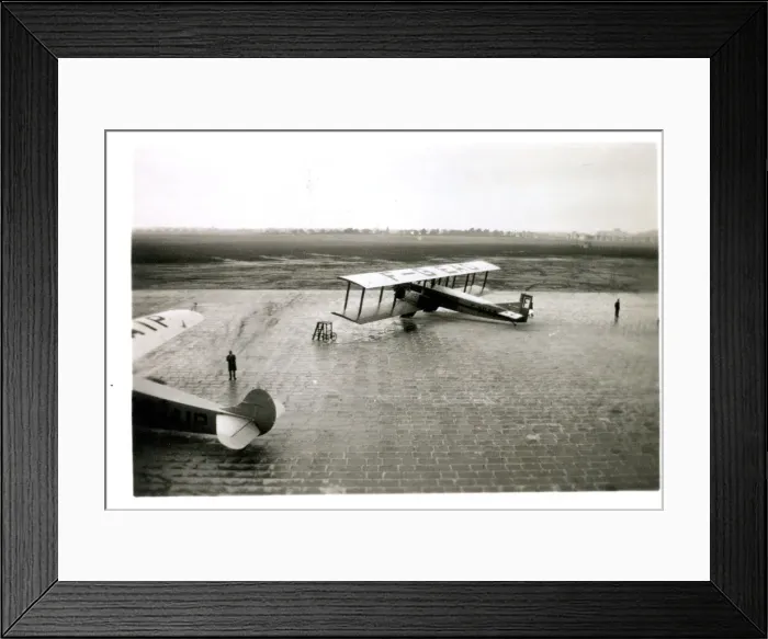 Framed Print : French Airlines, Croydon Airport Framed Print : French Airlines, Croydon Airport