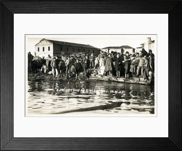 Framed Print : The Evacuation of Greeks from Gallipoli, Turkey - November 18, 1922. Date: 1922 Framed Print : The Evacuation of Greeks from Gallipoli, Turkey - November 18, 1922. Date: 1922