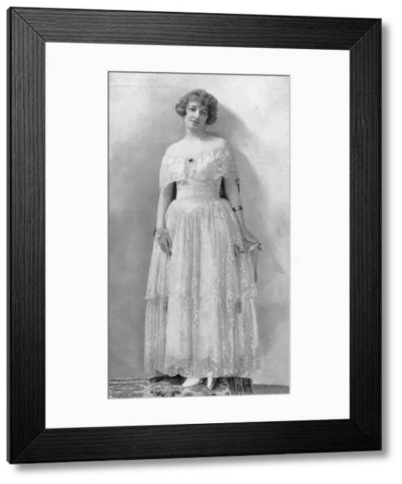 Framed Print : A portrait of Jane Penouardt (1920-24) who appeared in Louis Verneuils Lison and Duvernois Nonnette at her own theatre - the Theatre Daunou Date: 1920-1924 Framed Print : A portrait of Jane Penouardt (1920-24) who appeared in Louis Verneuils Lison and Duvernois Nonnette at her own theatre - the Theatre Daunou Date: 1920-1924