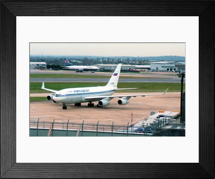 Framed Print : Ilyushin Il-96 RA-96010 Framed Print : Ilyushin Il-96 RA-96010