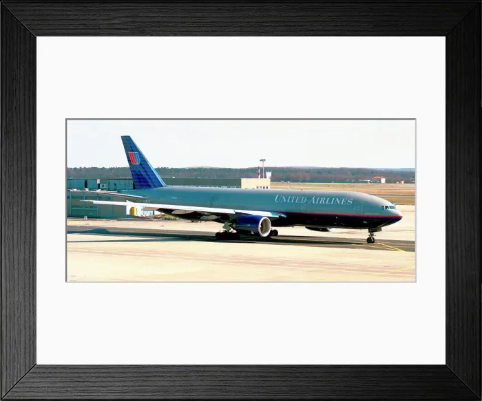 Framed Print : Boeing 777-222 N781UA Framed Print : Boeing 777-222 N781UA