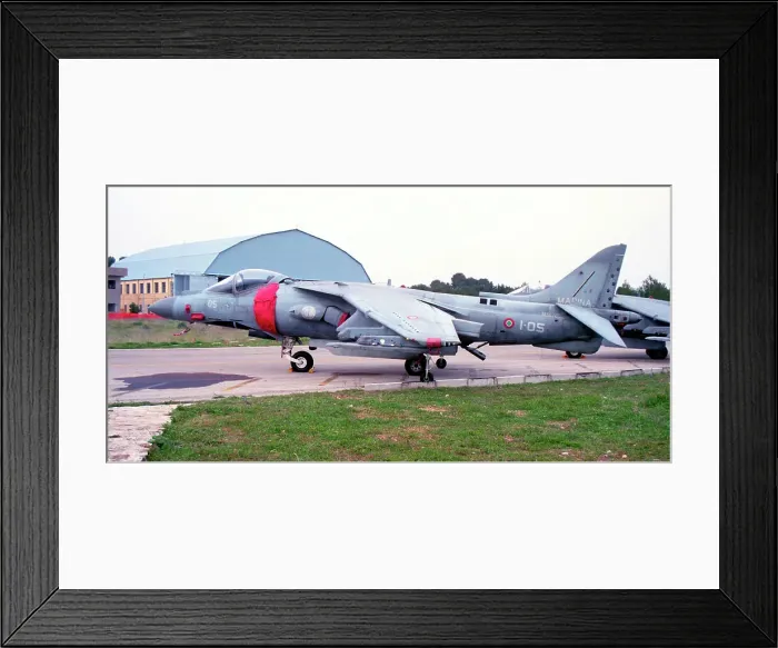Framed Print : McDonnell Douglas AV-8B Harrier II MM7201 - 1-05 Framed Print : McDonnell Douglas AV-8B Harrier II MM7201 - 1-05