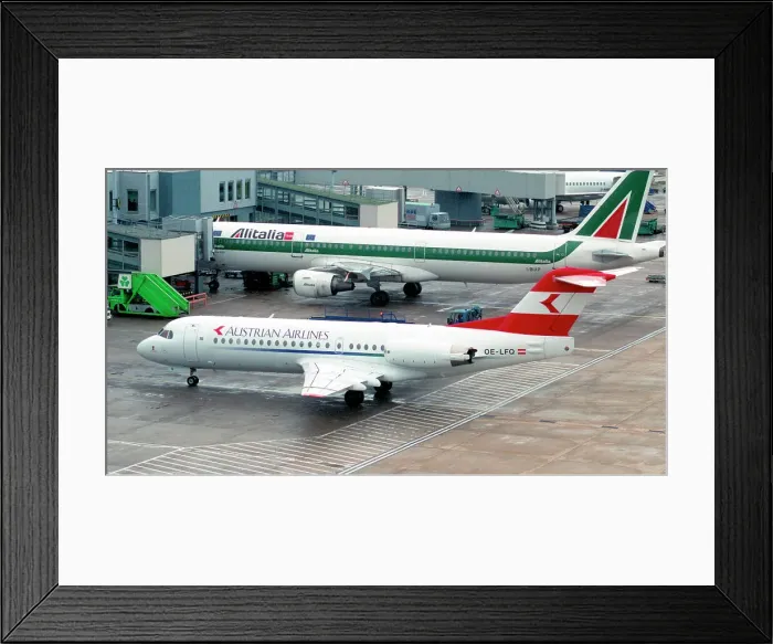 Framed Print : Fokker 70 OE-LFQ Framed Print : Fokker 70 OE-LFQ