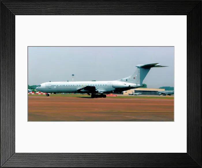 Framed Print : Vickers VC-10 C. 1K XR808 Framed Print : Vickers VC-10 C. 1K XR808