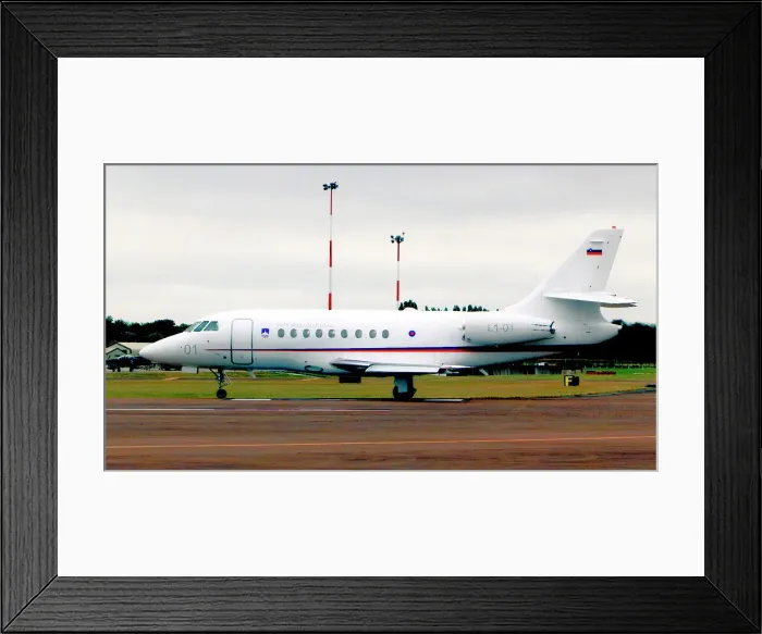 Framed Print : Dassault Falcon 2000EX L1-01 Framed Print : Dassault Falcon 2000EX L1-01