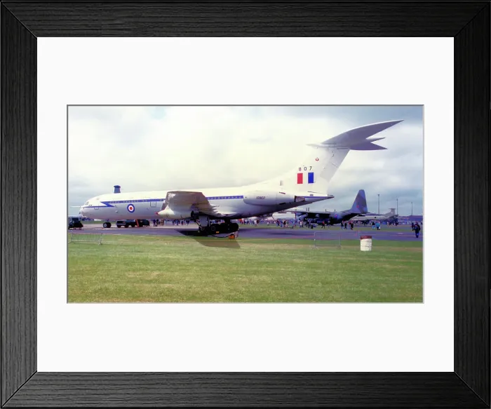 Framed Print : Vickers VC10 C. 1K XR807 Framed Print : Vickers VC10 C. 1K XR807