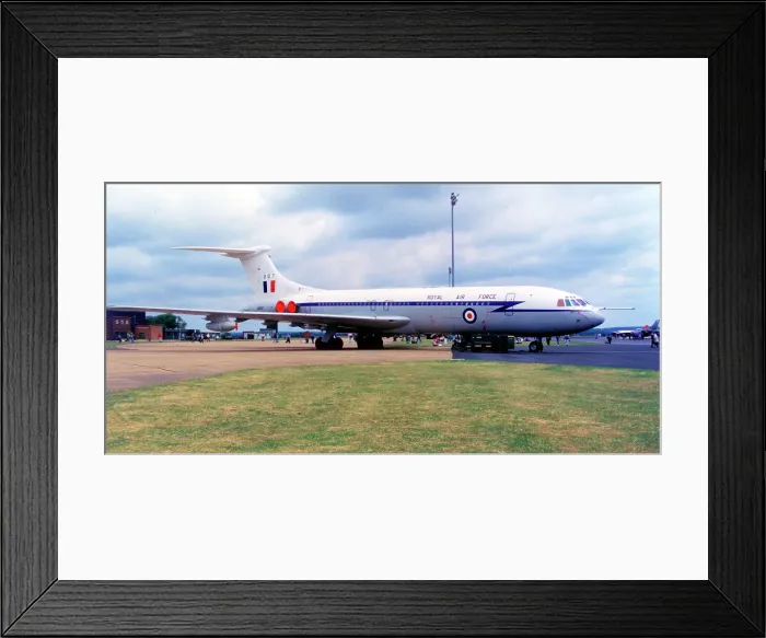 Framed Print : Vickers VC10 C. 1K XR807 Framed Print : Vickers VC10 C. 1K XR807