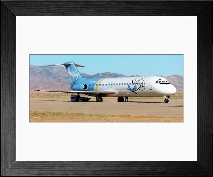 Framed Print : Douglas DC-9-32 N909VJ Framed Print : Douglas DC-9-32 N909VJ