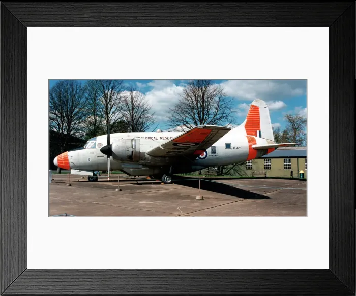 Framed Print : Vickers Varsity T. 1 WF425 Framed Print : Vickers Varsity T. 1 WF425