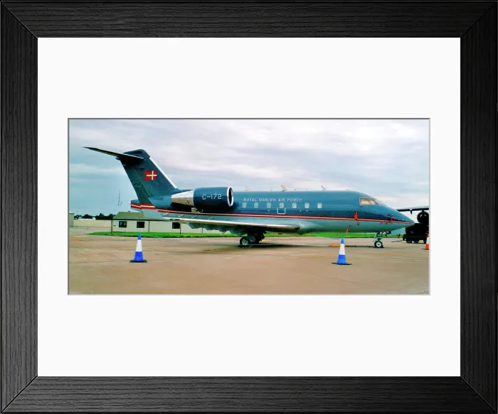 Framed Print : Bombardier Challenger 604 C-172 Framed Print : Bombardier Challenger 604 C-172