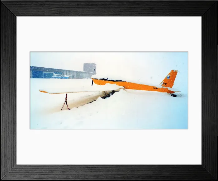 Framed Print : Schweizer TG-7A 82-0041 - N27AF Framed Print : Schweizer TG-7A 82-0041 - N27AF