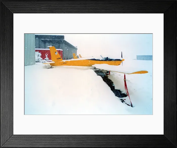 Framed Print : Schweizer TG-7A 82-0040 - N26AF Framed Print : Schweizer TG-7A 82-0040 - N26AF