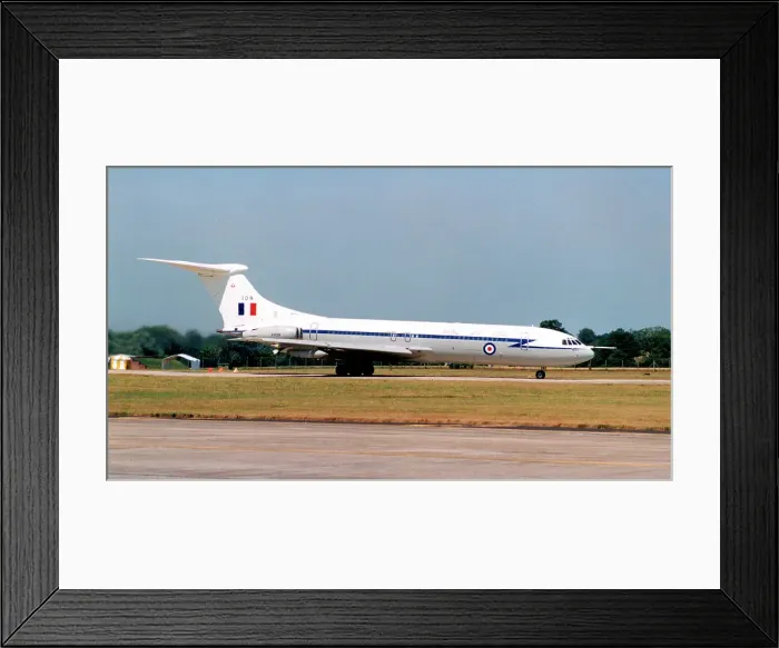 Framed Print : Vickers VC10 C. 1K XV109 Framed Print : Vickers VC10 C. 1K XV109