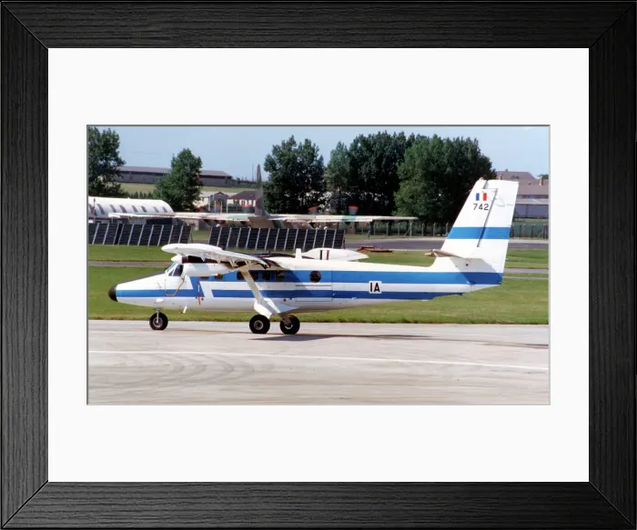 Framed Print : de Havilland Canada DHC-6-300 Twin Otter 742 - IA Framed Print : de Havilland Canada DHC-6-300 Twin Otter 742 - IA