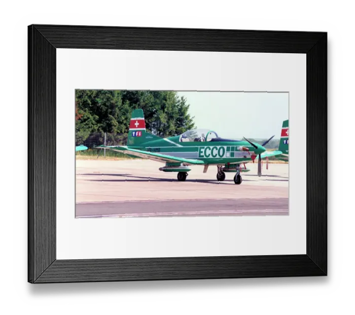 Framed Print : Pilatus PC-7 Turbo Trainer HB-HMB Framed Print : Pilatus PC-7 Turbo Trainer HB-HMB