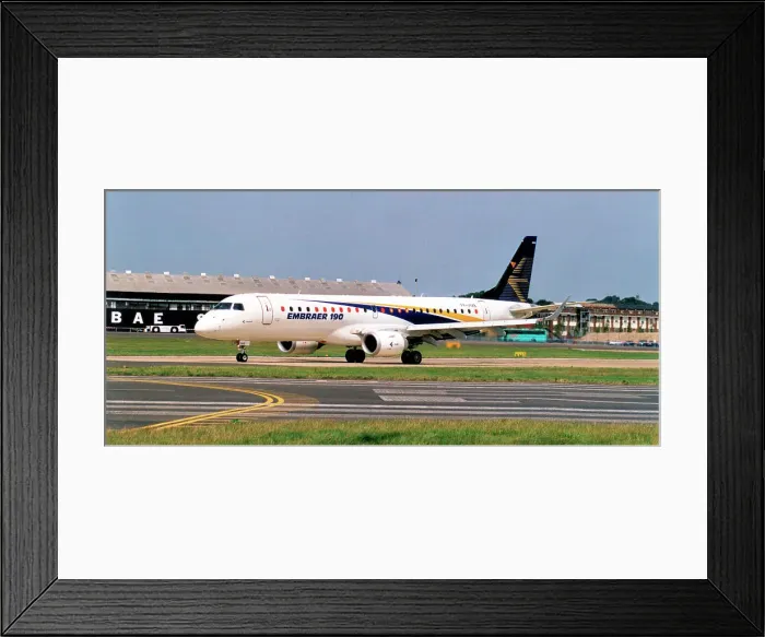 Framed Print : Embraer ERJ-190 PP-XMB Framed Print : Embraer ERJ-190 PP-XMB