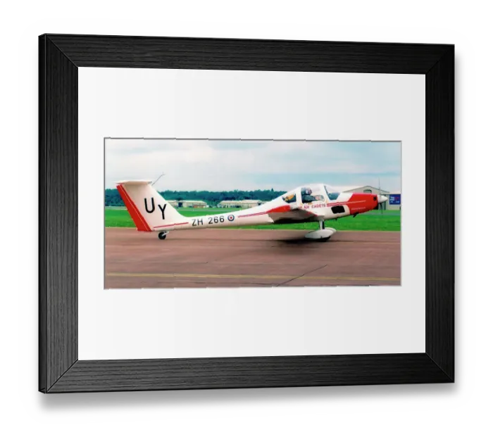 Framed Print : Grob G-109B Vigilant T. 1 ZH266 - UY Framed Print : Grob G-109B Vigilant T. 1 ZH266 - UY