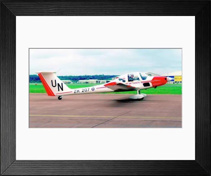 Framed Print : Grob G-109B Vigilant T. 1 ZH207 - UN Framed Print : Grob G-109B Vigilant T. 1 ZH207 - UN