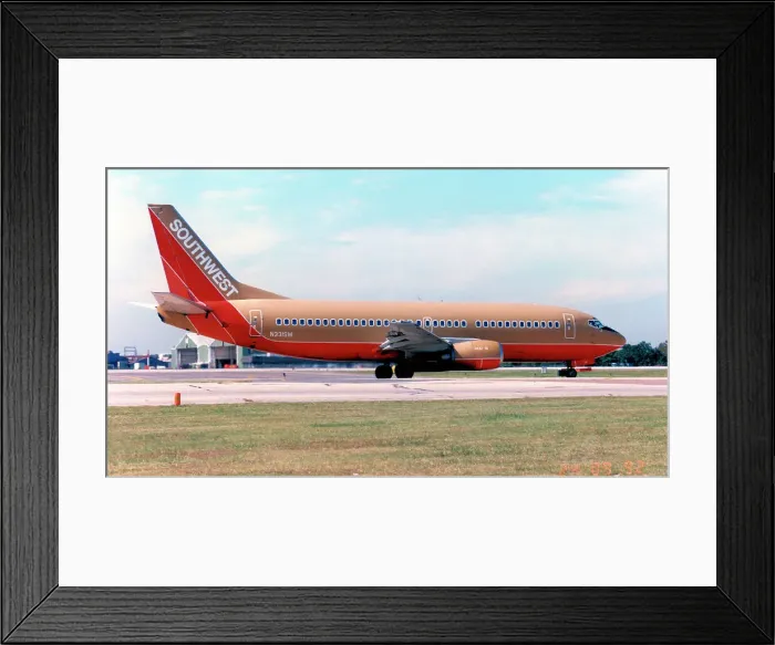 Framed Print : Boeing 737-3H4 N331SW Framed Print : Boeing 737-3H4 N331SW