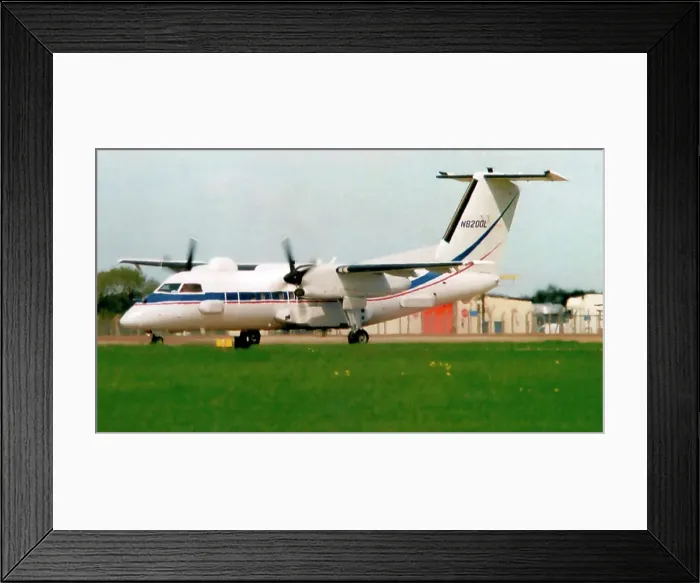 Framed Print : de Havilland Canada DHC-8-202 N8200L Framed Print : de Havilland Canada DHC-8-202 N8200L