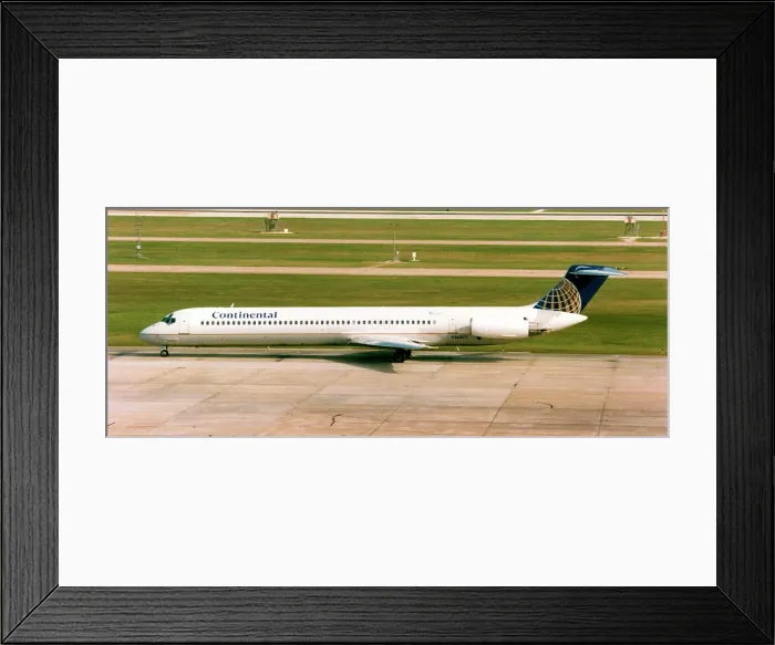 Framed Print : McDonnell Douglas MD-82 N16807 Framed Print : McDonnell Douglas MD-82 N16807