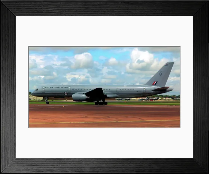 Framed Print : Boeing 757-2K2 NZ7572