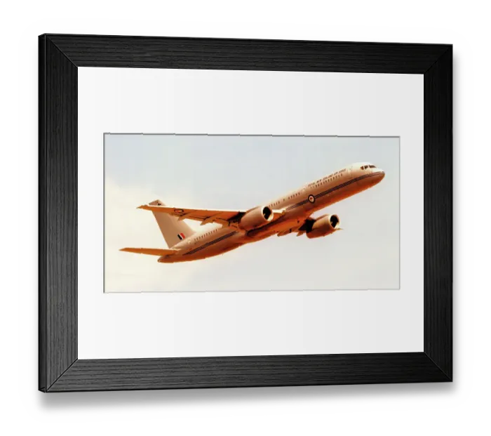 Framed Print : Boeing 757-2K2 NZ7572 Framed Print : Boeing 757-2K2 NZ7572