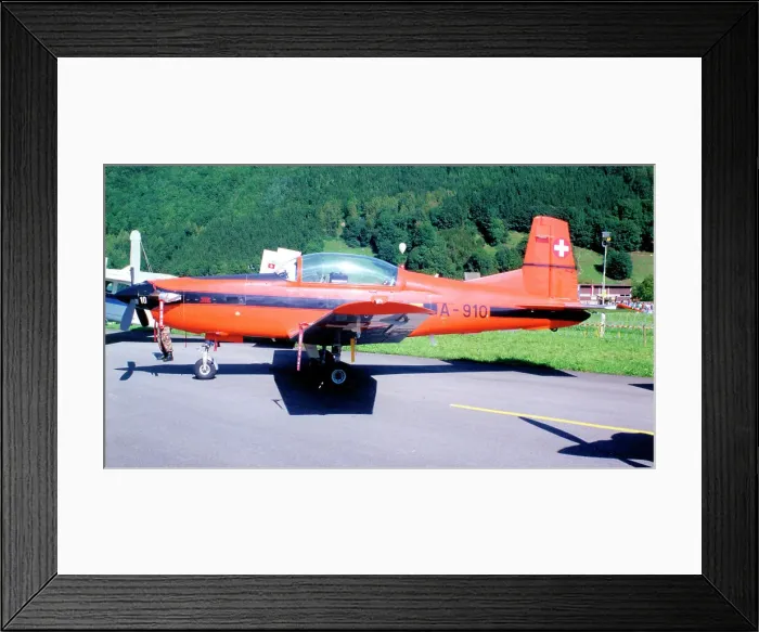Framed Print : Pilatus PC-7 Turbo Trainer A-910 Framed Print : Pilatus PC-7 Turbo Trainer A-910