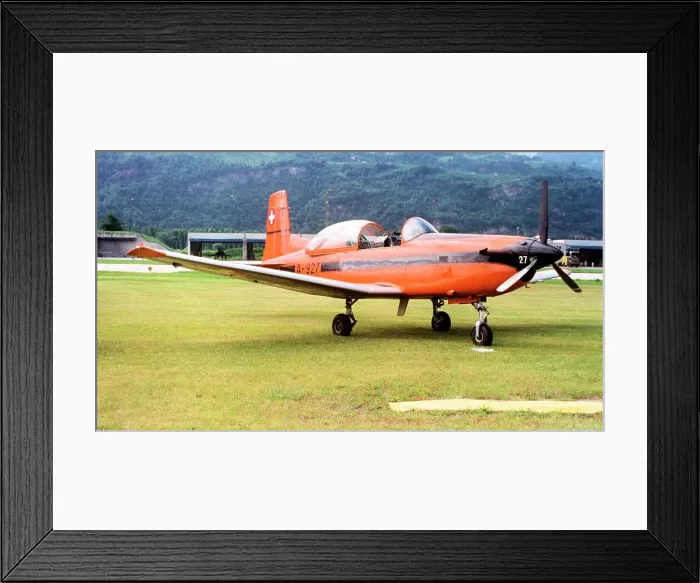 Framed Print : Pilatus PC-7 Turbo Trainer A-927 Framed Print : Pilatus PC-7 Turbo Trainer A-927