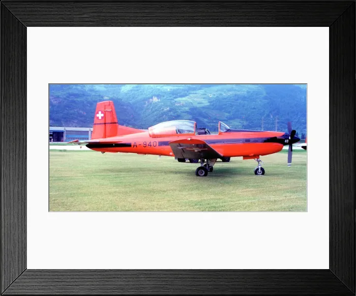 Framed Print : Pilatus PC-7 Turbo Trainer A-940 Framed Print : Pilatus PC-7 Turbo Trainer A-940