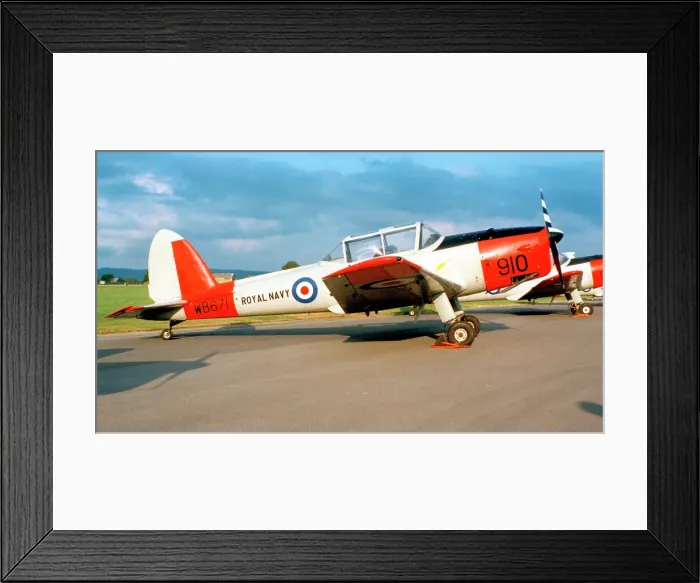 Framed Print : de Havilland Canada DHC. 1 Chipmunk T. 10 WB671 / 910 Framed Print : de Havilland Canada DHC. 1 Chipmunk T. 10 WB671 / 910