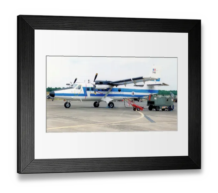 Framed Print : de Havilland Canada DHC-6-300 Twin Otter 742 / IA Framed Print : de Havilland Canada DHC-6-300 Twin Otter 742 / IA