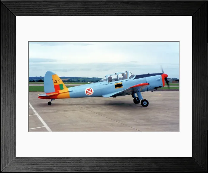 Framed Print : de Havilland DHC-1 Chipmunk T. 10 G-BARS Framed Print : de Havilland DHC-1 Chipmunk T. 10 G-BARS