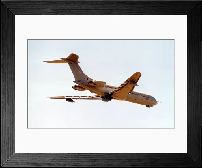 Framed Print : Vickers VC10 C. 1K XV108 Framed Print : Vickers VC10 C. 1K XV108