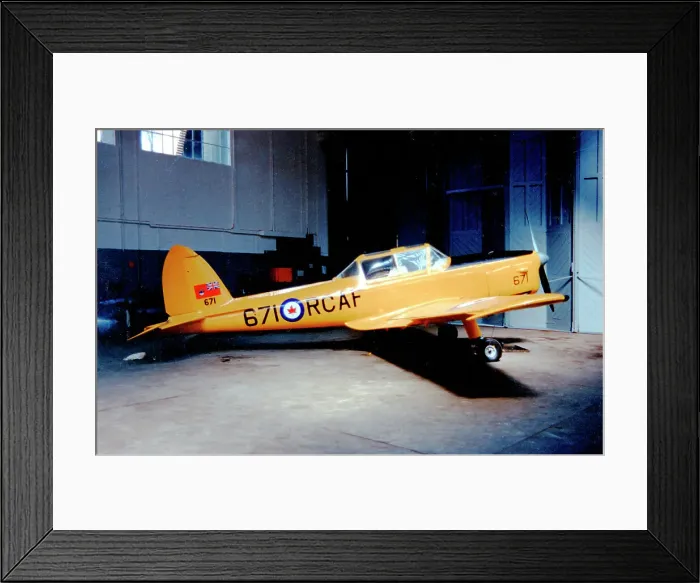 Framed Print : de Havilland Chipmunk 22 G-BNZC - 671 (msn C1 / 0778) Framed Print : de Havilland Chipmunk 22 G-BNZC - 671 (msn C1 / 0778)
