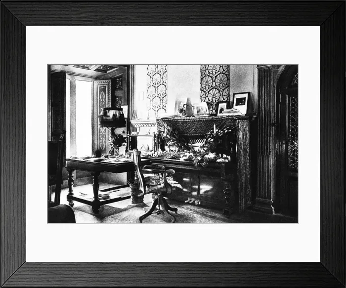 Framed Print : GIACOMO PUCCINI / STUDIO Framed Print : GIACOMO PUCCINI / STUDIO